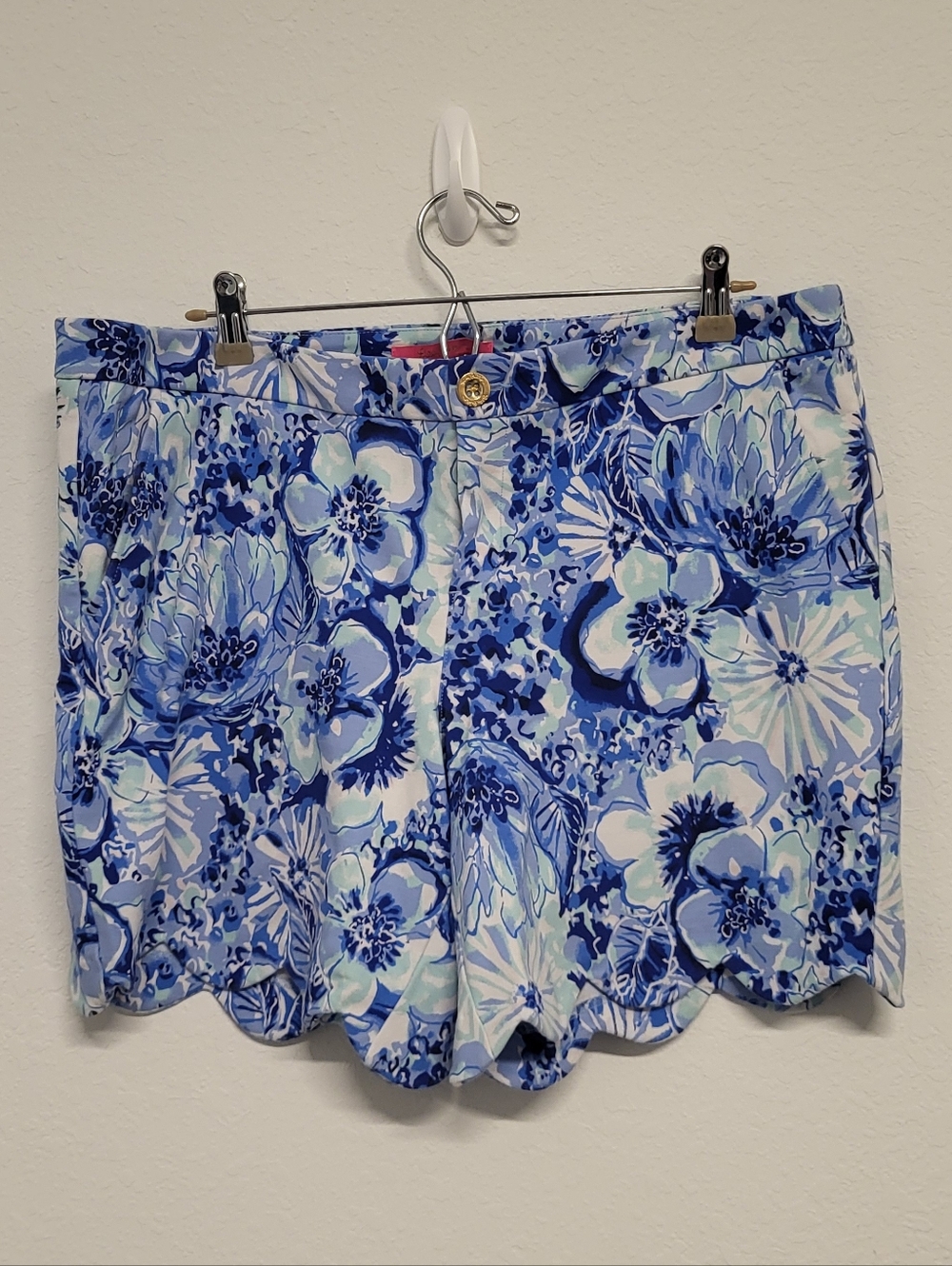 Lilly Pulitzer Darci shorts in the blue and white "Catch N Keep"